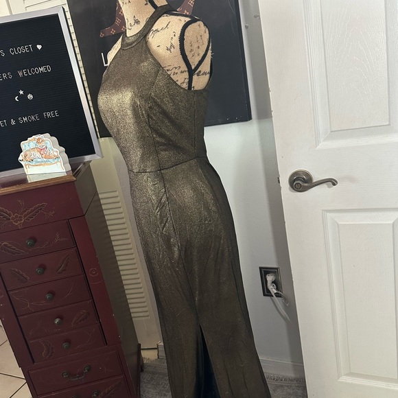 🆕Alexa B Nites Halter Gold Dress - Picture 6 of 16